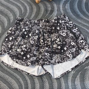 Lululemon Tracker 4” Shorts